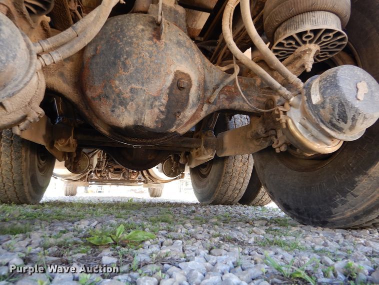 image for item IY9718 1997 Kenworth T600  flatbed truck