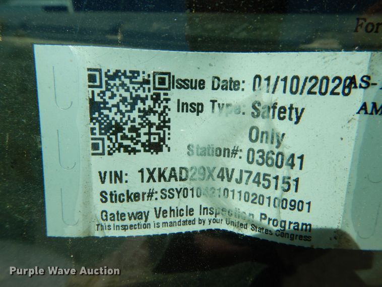 image for item IY9718 1997 Kenworth T600  flatbed truck