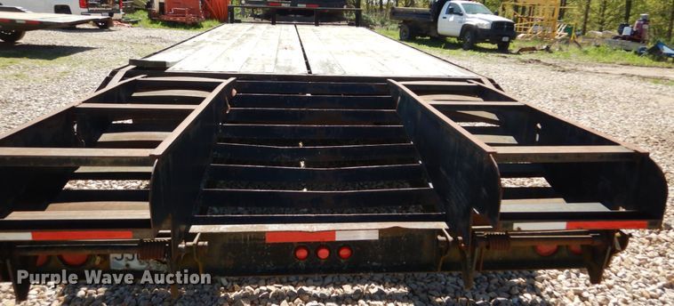 image for item IY9719 2003 Loadmaster  equipment trailer