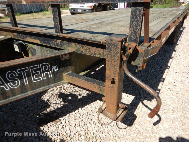 image for item IY9719 2003 Loadmaster  equipment trailer