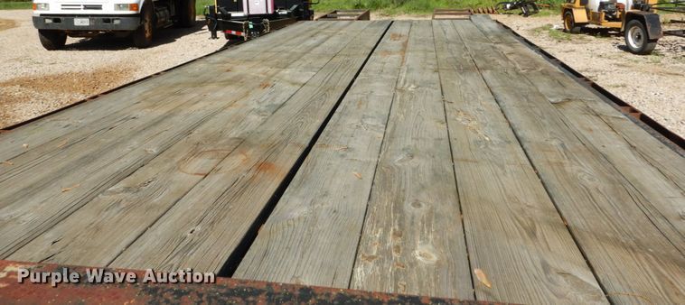 image for item IY9719 2003 Loadmaster  equipment trailer