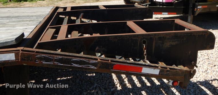 image for item IY9719 2003 Loadmaster  equipment trailer