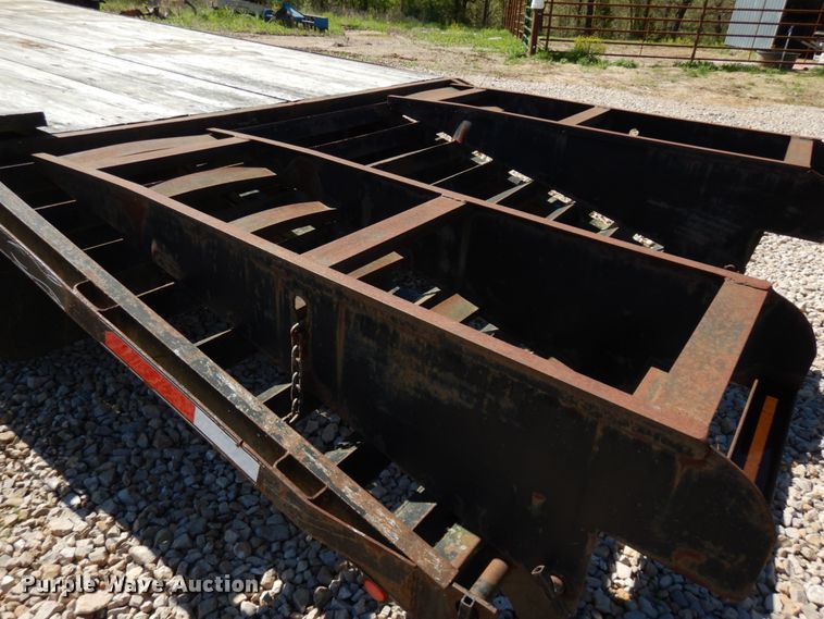 image for item IY9719 2003 Loadmaster  equipment trailer