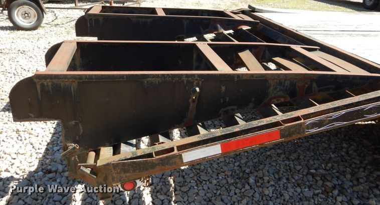 image for item IY9719 2003 Loadmaster  equipment trailer