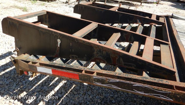 image for item IY9719 2003 Loadmaster  equipment trailer