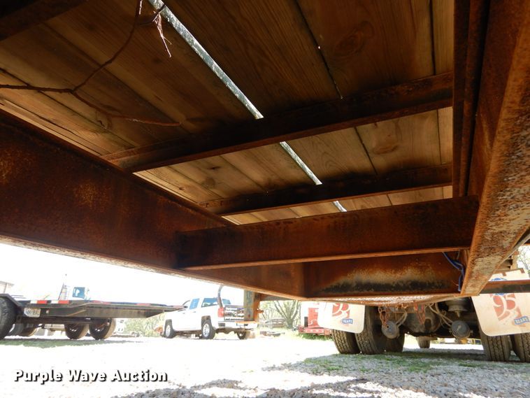 image for item IY9719 2003 Loadmaster  equipment trailer