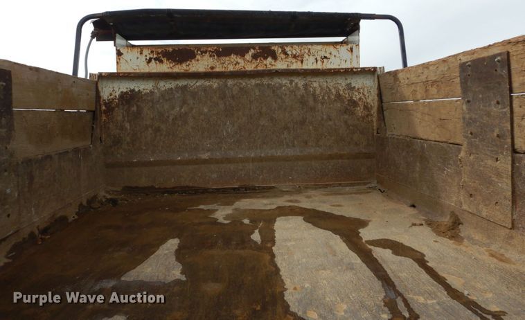 image for item IY9721 1998 GMC C6500  dump truck