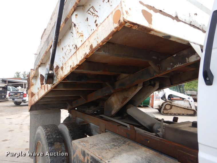 image for item IY9721 1998 GMC C6500  dump truck