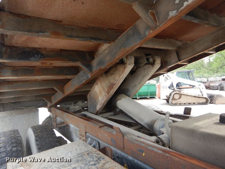 image for item IY9721 1998 GMC C6500  dump truck