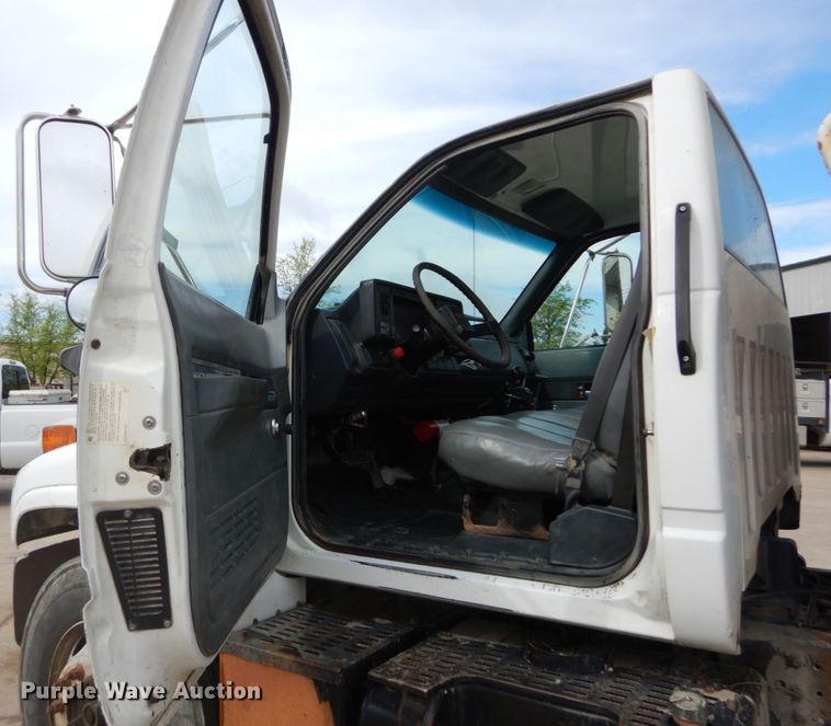 image for item IY9721 1998 GMC C6500  dump truck