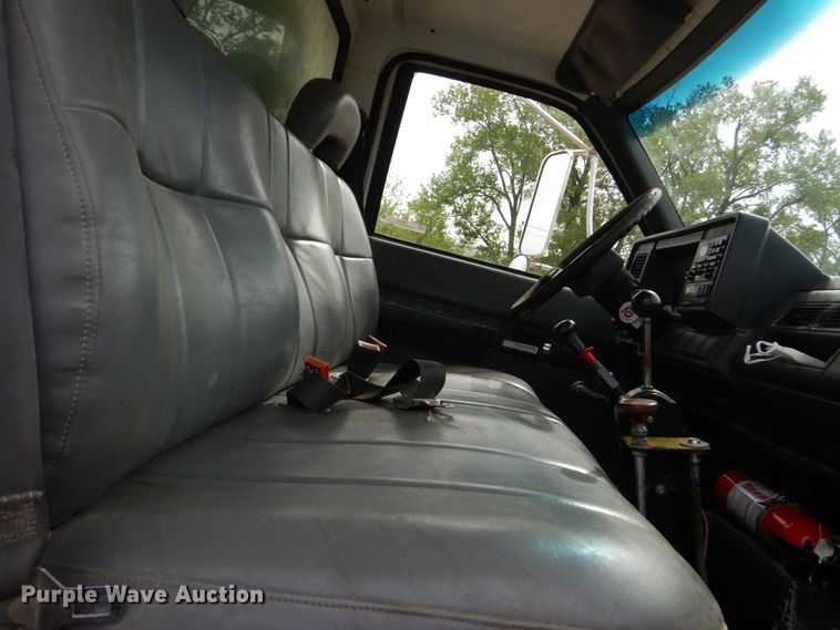 image for item IY9721 1998 GMC C6500  dump truck