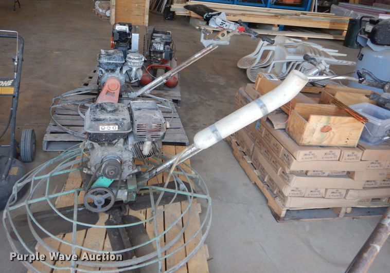 image for item IY9736 Power trowel