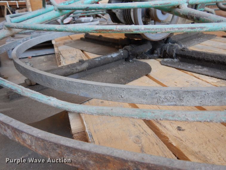 image for item IY9736 Power trowel