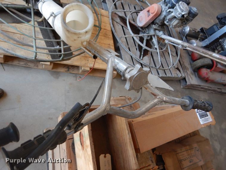 image for item IY9736 Power trowel