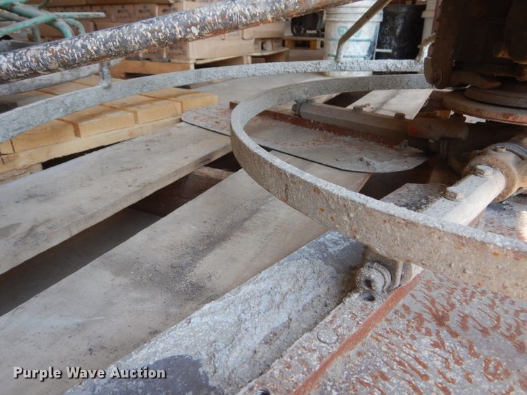 image for item IY9737 Power trowel