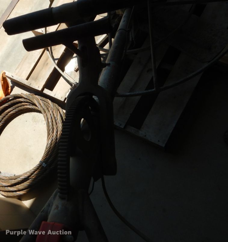 image for item IY9737 Power trowel