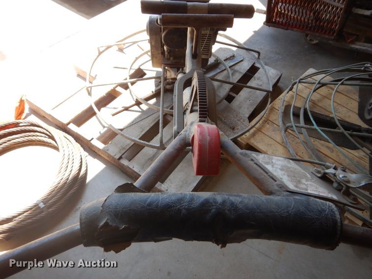 image for item IY9737 Power trowel