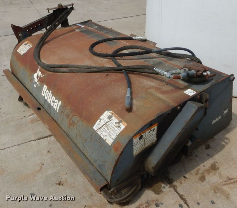 image for item IY9744 Bobcat Sweeper 72 72"W skid steer sweeper