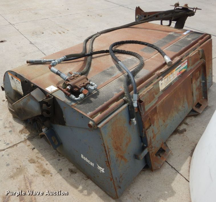 image for item IY9744 Bobcat Sweeper 72 72"W skid steer sweeper