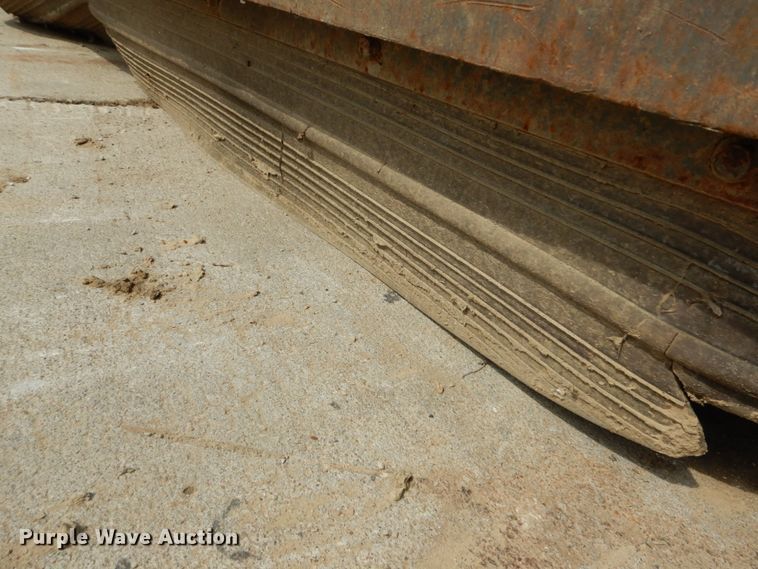 image for item IY9744 Bobcat Sweeper 72 72"W skid steer sweeper