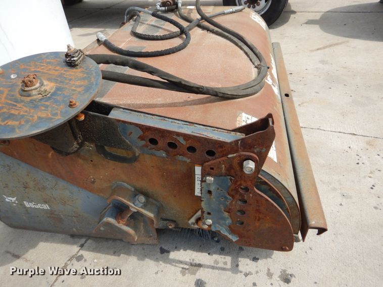 image for item IY9744 Bobcat Sweeper 72 72"W skid steer sweeper