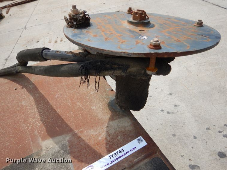 image for item IY9744 Bobcat Sweeper 72 72"W skid steer sweeper