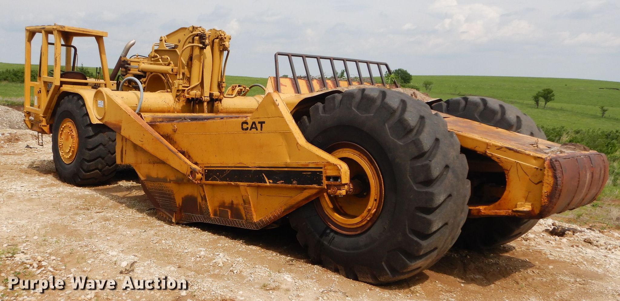 1972 Caterpillar 621 conventional scraper in Saint KS Item