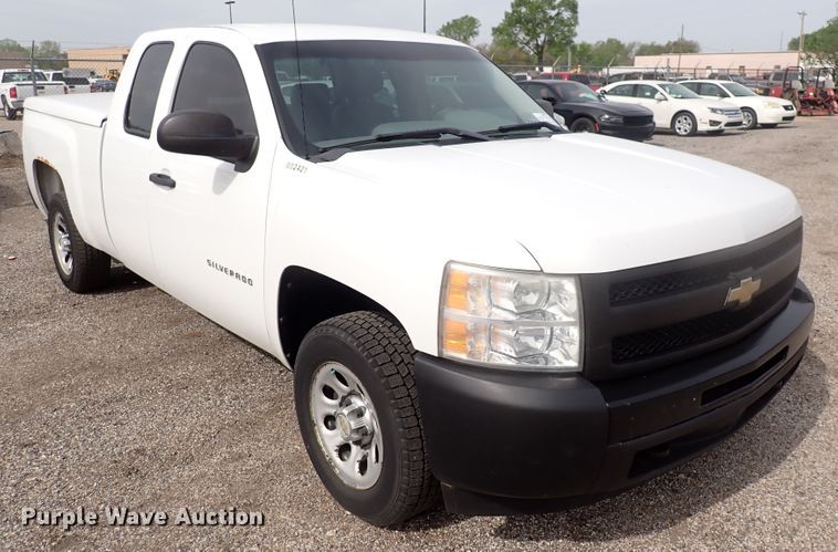 image for item DJ5558 2011 Chevrolet Silverado 1500  Ext. Cab pickup truck
