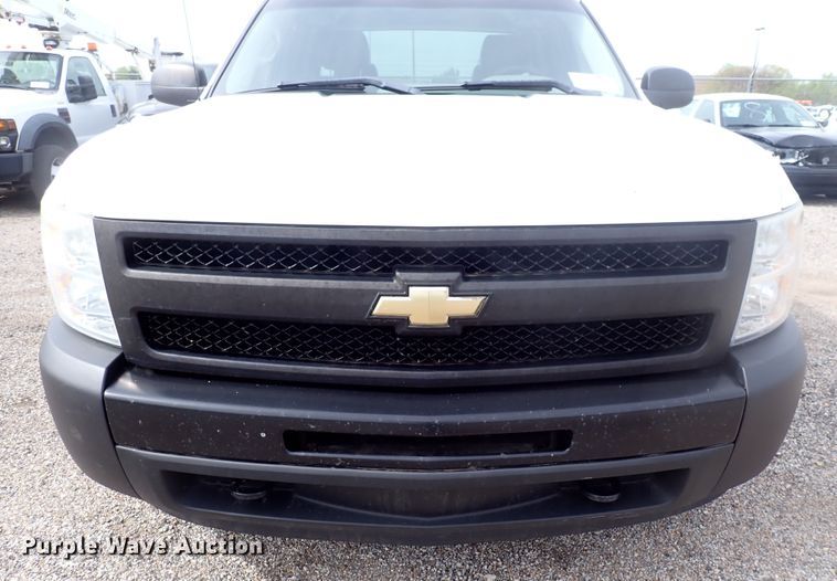 image for item DJ5558 2011 Chevrolet Silverado 1500  Ext. Cab pickup truck