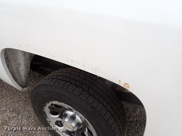 image for item DJ5558 2011 Chevrolet Silverado 1500  Ext. Cab pickup truck