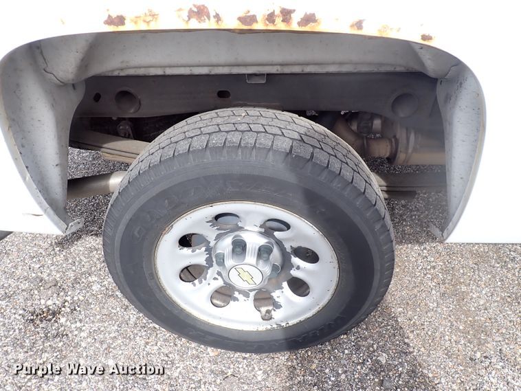 image for item DJ5558 2011 Chevrolet Silverado 1500  Ext. Cab pickup truck