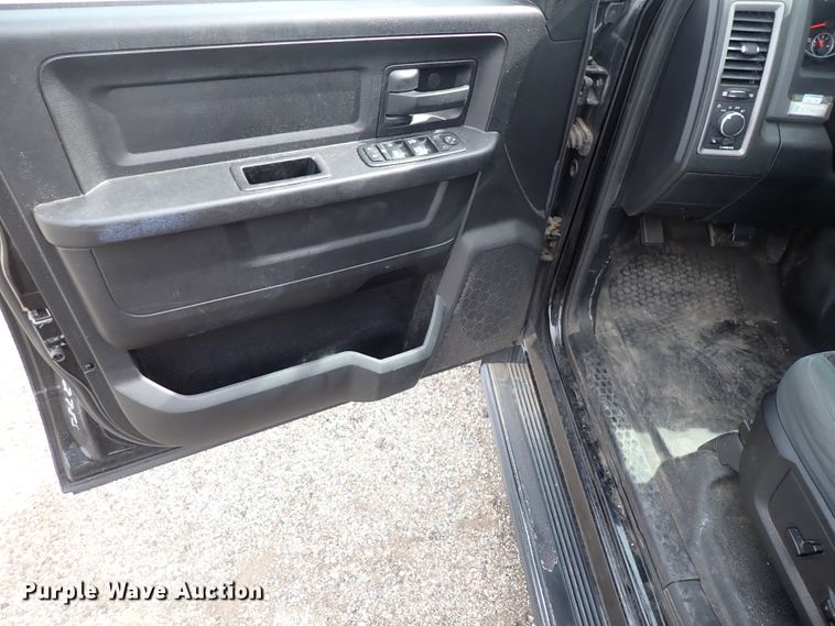 image for item DJ5559 2014 Dodge Ram 1500  Crew Cab pickup truck