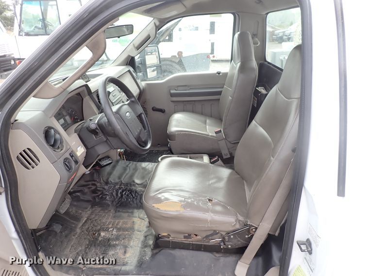 image for item DJ5560 2008 Ford F550 Super Duty  bucket truck