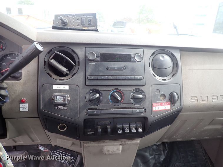 image for item DJ5560 2008 Ford F550 Super Duty  bucket truck