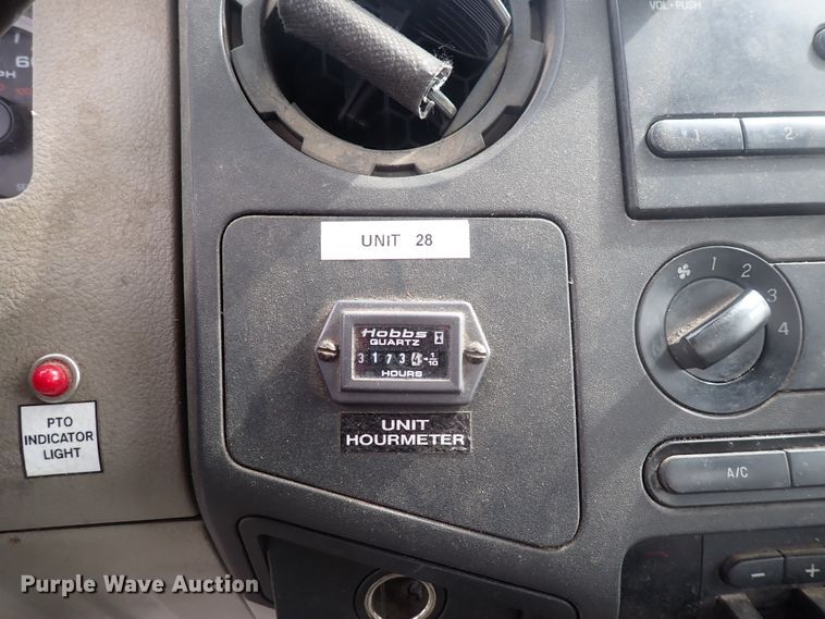 image for item DJ5560 2008 Ford F550 Super Duty  bucket truck