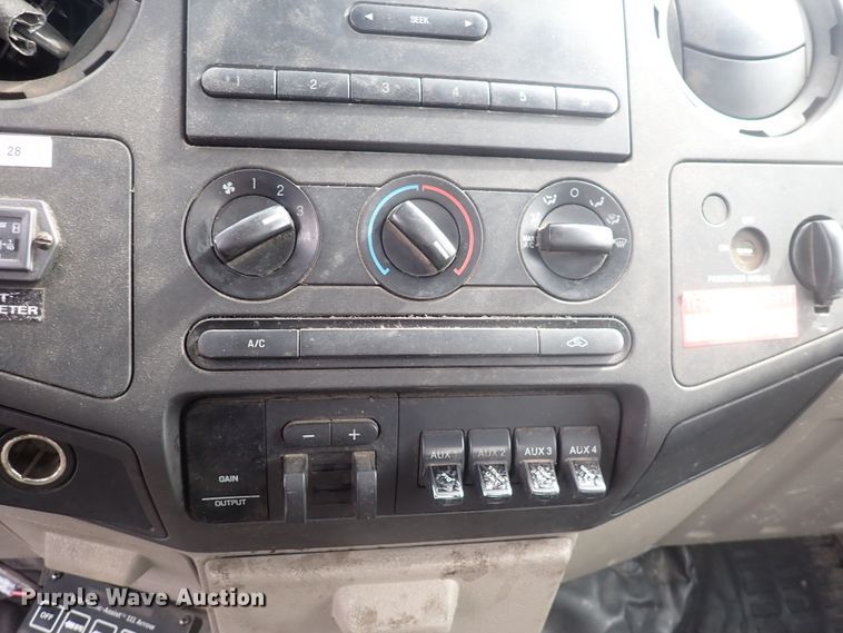 image for item DJ5560 2008 Ford F550 Super Duty  bucket truck