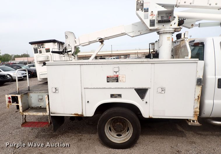 image for item DJ5560 2008 Ford F550 Super Duty  bucket truck