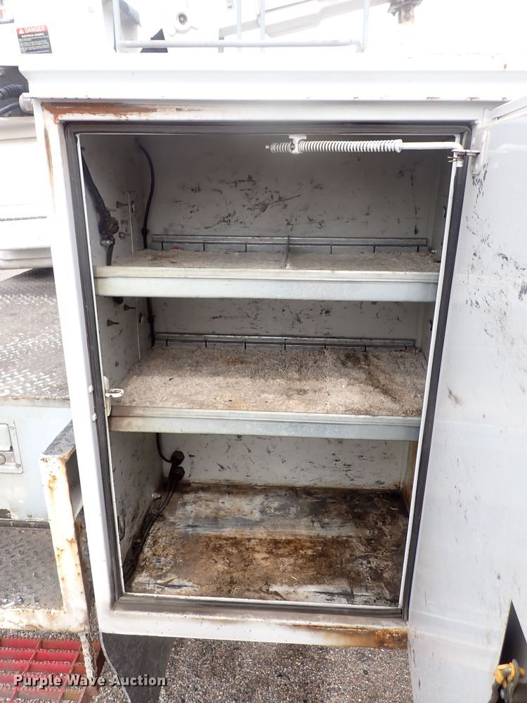 image for item DJ5560 2008 Ford F550 Super Duty  bucket truck