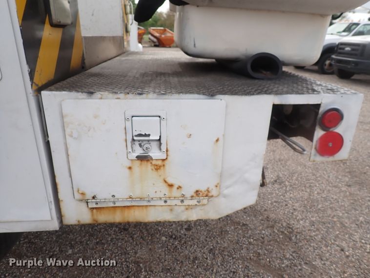 image for item DJ5560 2008 Ford F550 Super Duty  bucket truck