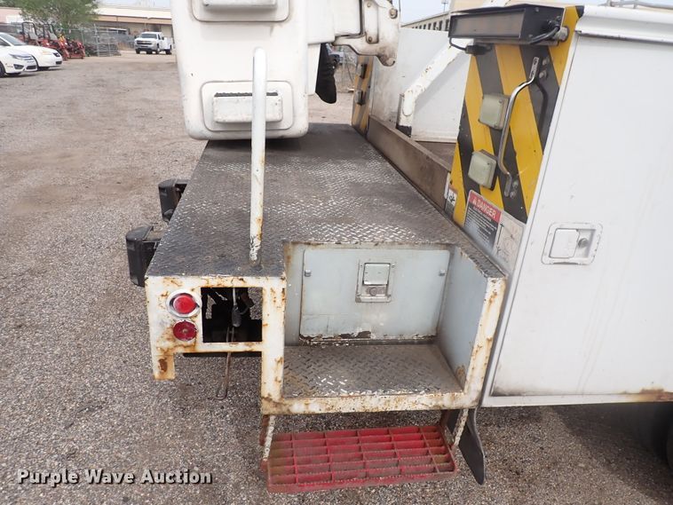 image for item DJ5560 2008 Ford F550 Super Duty  bucket truck