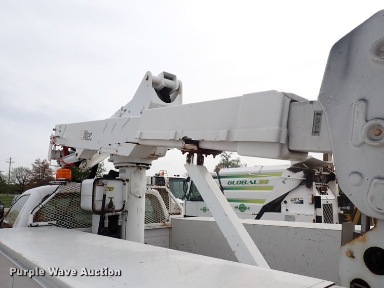 image for item DJ5560 2008 Ford F550 Super Duty  bucket truck