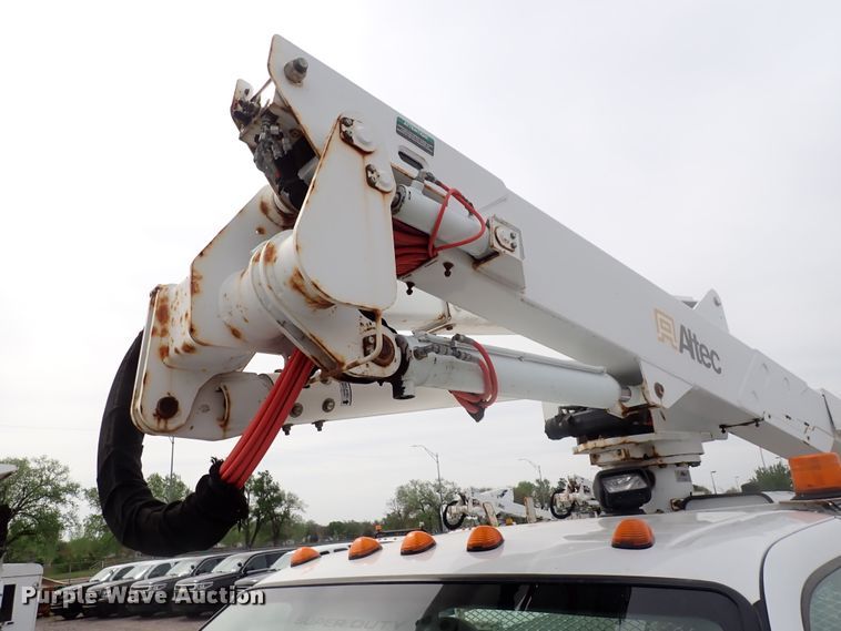 image for item DJ5560 2008 Ford F550 Super Duty  bucket truck