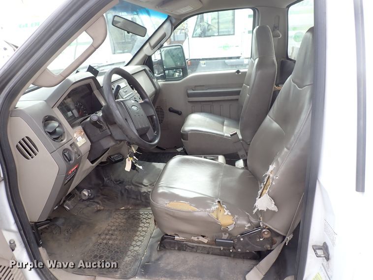 image for item DJ5561 2008 Ford F550 Super Duty  bucket truck