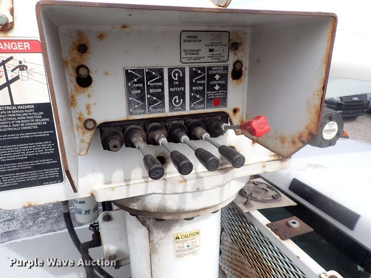 image for item DJ5561 2008 Ford F550 Super Duty  bucket truck