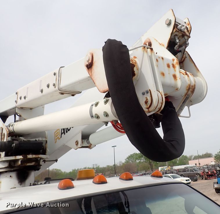 image for item DJ5561 2008 Ford F550 Super Duty  bucket truck