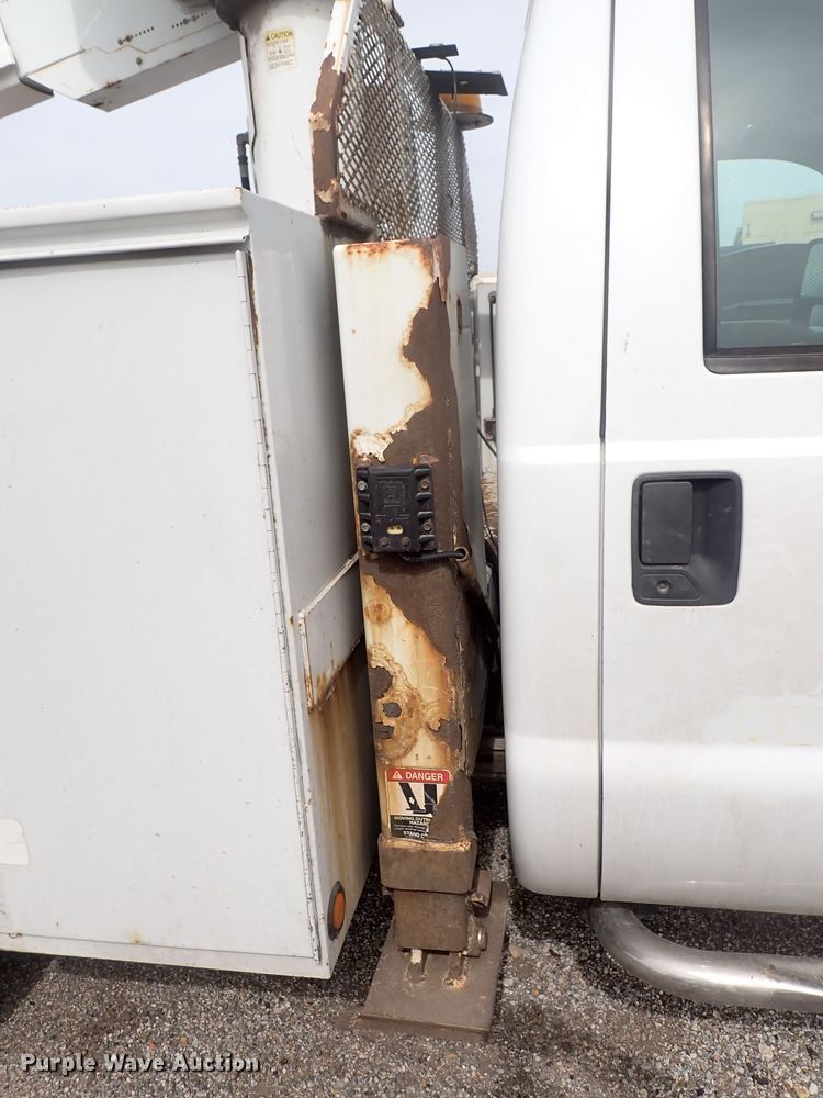 image for item DJ5561 2008 Ford F550 Super Duty  bucket truck