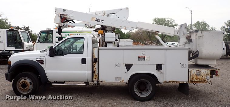 image for item DJ5562 2008 Ford F550 Super Duty  bucket truck