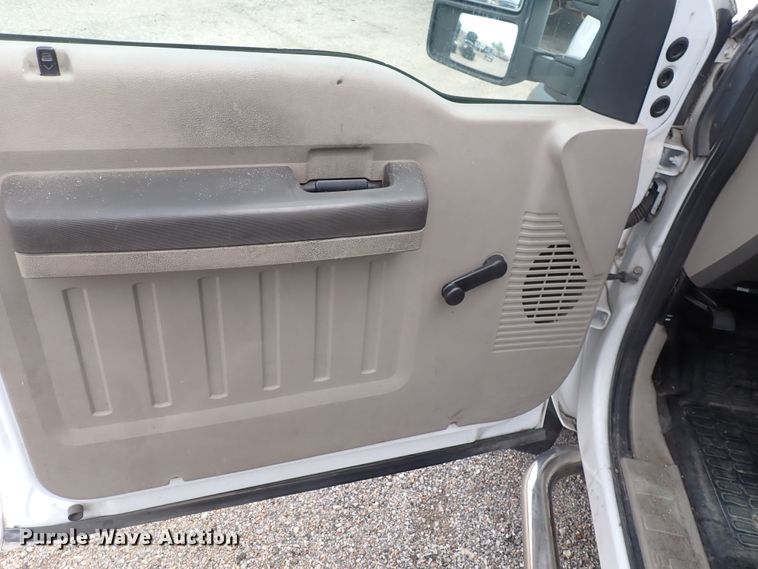 image for item DJ5562 2008 Ford F550 Super Duty  bucket truck