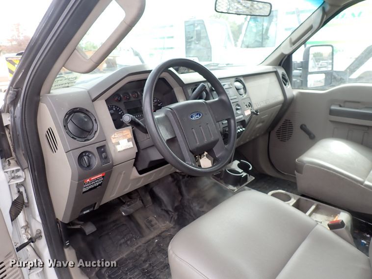 image for item DJ5562 2008 Ford F550 Super Duty  bucket truck