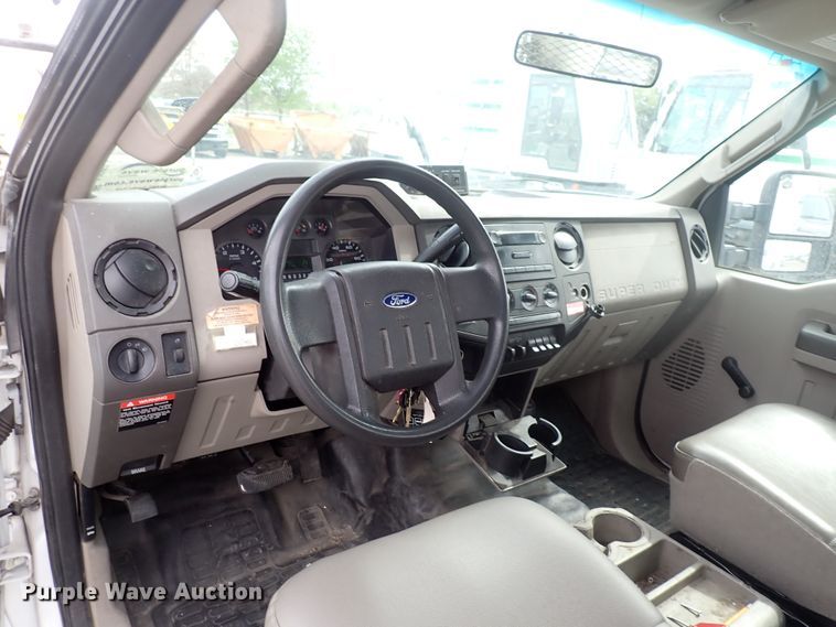 image for item DJ5562 2008 Ford F550 Super Duty  bucket truck